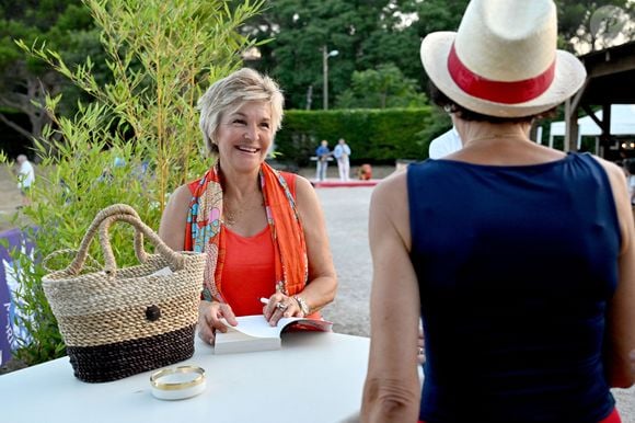 Une petite bergerie acquise il y a bien longtemps, dont l'histoire est intimement liée à la sienne. 

Véronique Jannot durant la 2ème soirée de la seconde édition des Théâtrales d'Eze avec Mélanie Page dans la pièce "Je m'appelle Georges" à l'oppidum du Col d'Eze, le 3 août 2024, où elle dédicace son dernier ouvrage, "le présent est mon refuge" aux édition Xo.
© Bruno Bebert / Bestimage