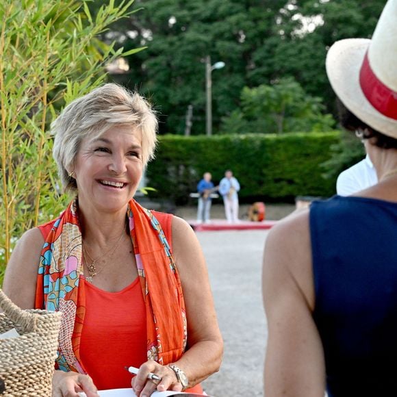 Une petite bergerie acquise il y a bien longtemps, dont l'histoire est intimement liée à la sienne. 

Véronique Jannot durant la 2ème soirée de la seconde édition des Théâtrales d'Eze avec Mélanie Page dans la pièce "Je m'appelle Georges" à l'oppidum du Col d'Eze, le 3 août 2024, où elle dédicace son dernier ouvrage, "le présent est mon refuge" aux édition Xo.
© Bruno Bebert / Bestimage