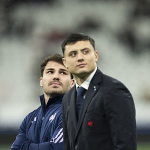Si Louis Bielle-Biarrey garde toujours sa carrière en tête, il sait également se faire plaisir, comme il a pu le démontrer avec une publication Instagram datant du 30 novembre dernier. 

Antoine Dupont et Louis Bielle-Biarrey avant le match international de rugby des Six Nations entre la France et l'Irlande au Stade de France à Saint-Denis, en banlieue parisienne, le 5 février 2026.Photo par Eliot Blondet/ABACAPRESS.COM