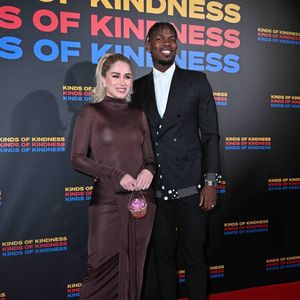 Un immeuble avec tout le confort moderne, comme l’explique Le Parisien

Paul Pogba et sa femme Zulay à l'avant-première du film Kind of Kindness à Milan.