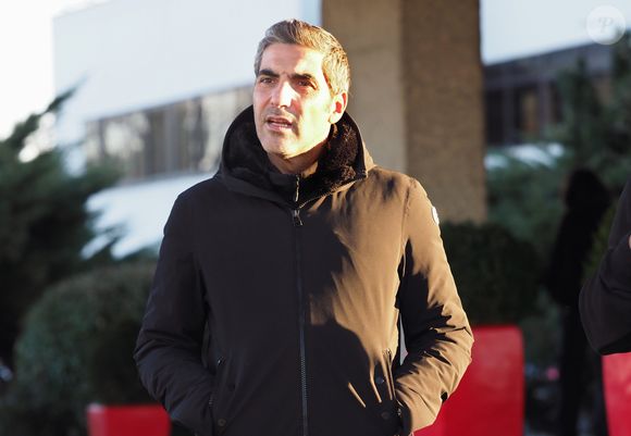 Ary Abittan - Les people quittent leur hôtel afin de participer à l'enregistrement du nouveau spectacle des Enfoirés à Bordeaux le 28 janvier 2019. Agence/Bestimage
