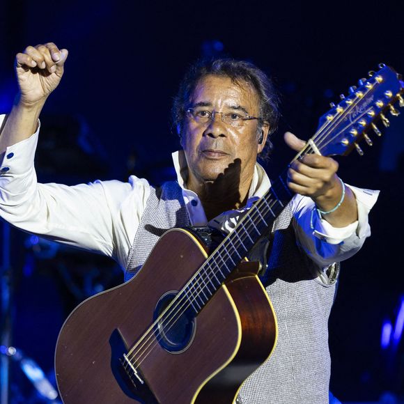 Pas plus tard que cet été, ils se sont réunis pour la remise de diplôme du jeune Quentin aujourd'hui âgé de 23 ans. 

Laurent Voulzy en concert sur la scène du théâtre de Verdure lors du 41ème Festival de Ramatuelle, le 9 août 2025. 
© Cyril Bruneau / Bestimage