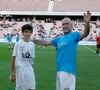Émir a marqué le joli score de 14 buts en 19 matchs.

L'ancien joueur de football français Eric Cantona et son fils Emir se tiennent sur le terrain à la mi-temps. Match de charité pour l'association Un Espoir, Un Sourire Pour La Vie. Des légendes du football, mais aussi du rugby et quelques personnalités, sont présentes pour un match de mi-temps foot, mi-temps rugby. Nice, France, 26 septembre 2022. Photo Patrick Aventurier/ABACAPRESS.COM