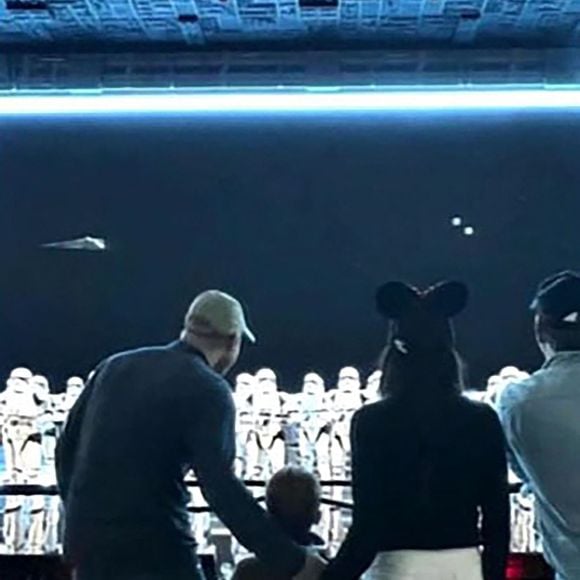 Le prince Harry révèle que Space Mountain est son attraction préférée dans les parcs d'attractions – grâce à la princesse Diana –, lors de son apparition avec son épouse Meghan Markle dans l'émission spéciale d'ABC célébrant le 70e anniversaire de Disneyland. Photo par Backgrid UK/ Bestimage