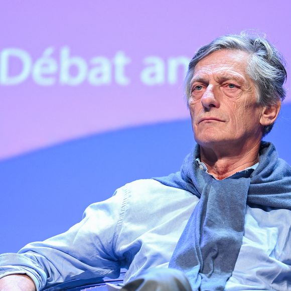 Nicolas De Tavernost - Photocall avec les intervenants du Grand débat lors du Festival de la Fiction de La Rochelle. Le 17 septembre 2021