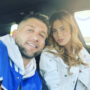 Carnet rose !
Paga (Les Marseillais) va devenir papa avec sa compagne Giuseppa.