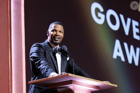 Selon un porte-parole de la police, cité par CBS News, l'acteur aurait en effet reçu un verre en plein visage, alors que la soirée d'anniversaire battait son plein.
Jamie Foxx lors de la 15ème édition des Governors Awards dans la salle de bal Ray Dolby à Ovation Hollywood le dimanche 17 novembre 2024, Los Angeles.