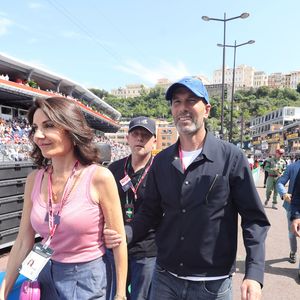 Zinedine et Veronique Zidane  - Les célébrités dans les paddocks la veille du Grand Prix de Formule 1 (F1) de Monaco le 24 mai 2025.
© Jean-François Ottonello / Nice Matin / Bestimage