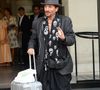 Le chanteur de 66 ans a perdu 35 kilos,

Francis Lalanne - J.L.Lahaye s'est marié en secondes noces avec sa compagne P.Aubin à la mairie du 18ème arrondissement de Paris, le 2 juillet 2025. Des célébrités ont répondu à l'invitation, dont F.Lalanne qui a fait le déplacement spécialement pour l'occasion depuis Aix-en-Provence. 

Photo : Agence / Bestimage