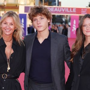 Et sous les yeux de Roman, né de la relation de Sarah Poniatowski et Marc Lavoine

Sarah Poniatowski et son fils Roman lors de la première du film 'L'Invitation' pendant la 52ème édition du Festival du Cinéma Américain de Deauville, France, le 5 septembre 2026. © Denis Guignebourg/Bestimage