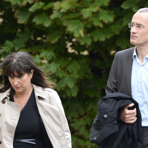 "Elisabeth n'est plus à plein temps à TF1 " ajoute notre contact en interne.

Gilles Bouleau - Obsèques de Benoît Duquesne en l'église Jeanne-d'Arc de Versailles, le 10 juillet 2014. © Coadic Guirec Bestimage