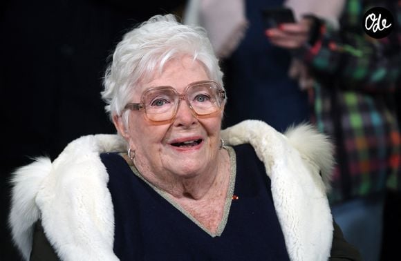 Line Renaud - Line Renaud, 97 ans, a inauguré un jardin public qui porte son nom, à Lille, France, le mercredi 17 décembre 2025. © Claude Dubourg/Bestimage