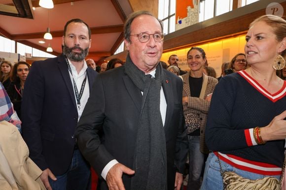 L'ancien président a acheté une maison à Tulle avec sa femme Julie Gayet, où il se rend chaque fin de semaine. 

François Hollande à la Hall Georges Brassens de Brive-la-Gaillarde pour la 43 ème Foire du Livre de Brive, le 8 novembre 2025. © Jean-Marc Lhomer/Bestimage