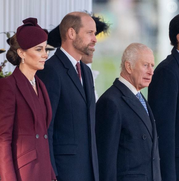 Voilà plusieurs mois que le roi Charles III lutte actuellement contre la maladie.

Le prince William, prince de Galles, et Catherine (Kate) Middleton, princesse de Galles, Le roi Charles III d'Angleterre, Tamim ben Hamad Al-Thani et sa femme Jawaher bint Hamad bin Suhaim Al-Thani - Cérémonie d'accueil pour la visite d'État de l'émir du Qatar à Londres.