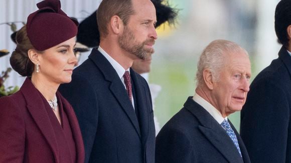 Charles III prêt à abdiquer ? Le prince William et Kate Middleton se préparent à "leur futur rôle", les langues se délient...