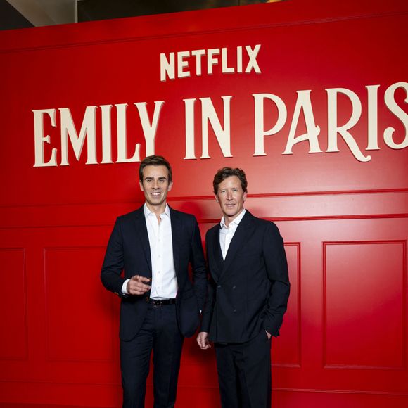 Jean-Baptiste Marteau et son compagnon Jean de Reynal lors de la première de la série "Emily in Paris" saison 5 au Grand Rex à Paris le 15 décembre 2025.

© Pierre Perusseau / Bestimage
