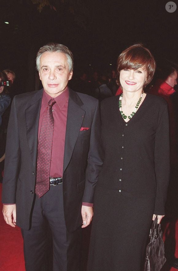 Il y vit avec sa femme Anne-Marie Périer en "loup solitaire"

Michel Sardou et sa femme Anne-Marie Périer. Photo par Max Colin/ABACAPRESS.COM