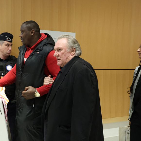 Gérard Depardieu est devenu un sujet de discussion très délicat

Gérard Depardieu et sa fille Roxane - Procès de Gérard Depardieu pour agressions sexuelles sur deux femmes lors d'un tournage de film, au tribunal correctionnel de Paris
© Guignebourg / Clovis / Bestimage