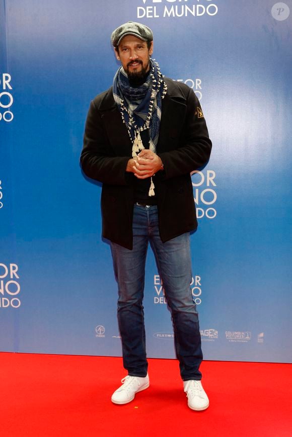 Stany Coppet à la première du film "Thanks a Man Called Otto" à Madrid, le 12 décembre 2022.