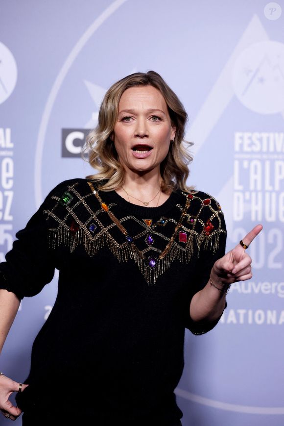 Mais celle qui présentait la 35e cérémonie des Molières en mai dernier a un jour vécu de sacrées péripéties, en compagnie de sa progéniture. 

Caroline Vigneaux - Photocall lors de la 28ème édition du festival International du Film de Comédie à l'Alpe d'Huez le 14 janvier 2025. © Dominique Jacovides/Bestimage