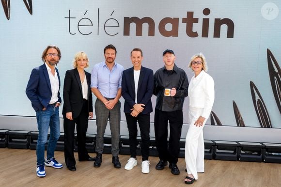 Exclusif - Alex Jaffray, Charlotte Lipinska, Samuel Le Bihan, Damien Thevenot, Eddy de Pretto et Sylvie Adigard sur le plateau de l'émission Télématin en marge du 77ème Festival International du Film de Cannes, France, le 16 mai 2024. © Jack Tribeca/Bestimage