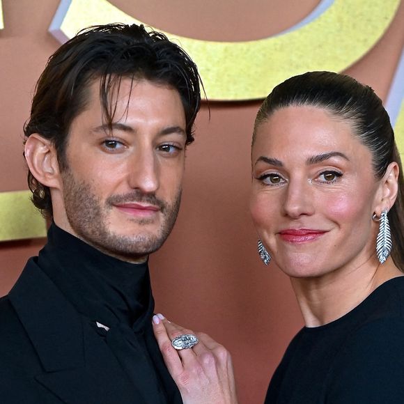 Pierre Niney et Natasha Andrews ont fait l'acquisition d'une ancienne ferme du XVe siècle dans les environs de Rambouillet.

Pierre Niney et Natasha Andrews lors de la 50e cérémonie des César, le 28 février 2025. Photo : Franck Castel/ABACAPRESS.COM