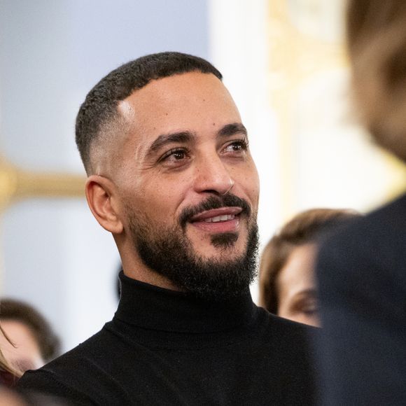 Slimane a repris le sport au Brach Paris pour cette rentrée.

Slimane - Cérémonie de la remise de la médaille de chevalier de l'ordre des arts et des lettres à Alexandre Kirchhoff, PDG du label Capitol Music France par R.Dati au Ministère de la Culture à Paris. © Cyril Moreau / Bestimage