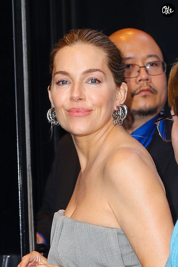 Le programme suivi par Sienna Miller s'appelle The Tenth.

Sienna Miller et son compagnon Oli Green ont été aperçus à leur arrivée à la première mondiale de « Tom Clancy’s Jack Ryan: Ghost War » à New York



Pictured: Sienna Miller