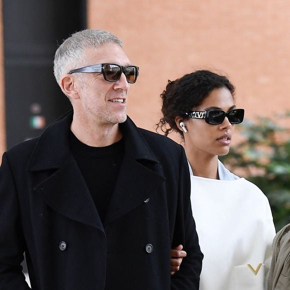 Vincent Cassel et Tina Kunakey arrivent à l'aéroport international de Venise - Marco Polo et prennent un bateau-taxi, à Venise, Italie, le 21 avril 2022.
