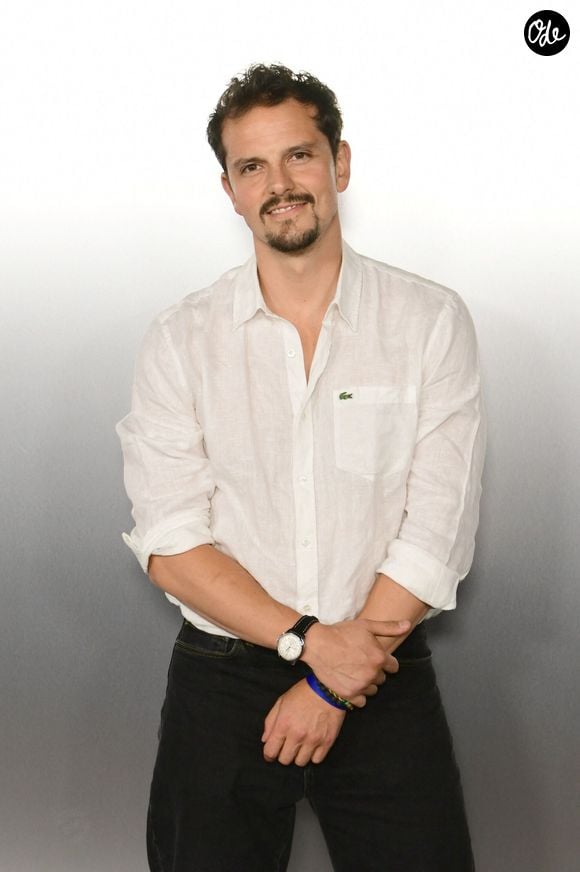 Le dressage et l'assaisonnement sont les dernières étapes pour obtenir une salade fraîche et parfumée.

Juan Arbeláez au photocall de la soirée Lacoste X Chien 51 au club Silencio en marge du 78ème Festival International du Film de Cannes, France, le 18 mai 2025. © Romain Doucelin/Bestimage