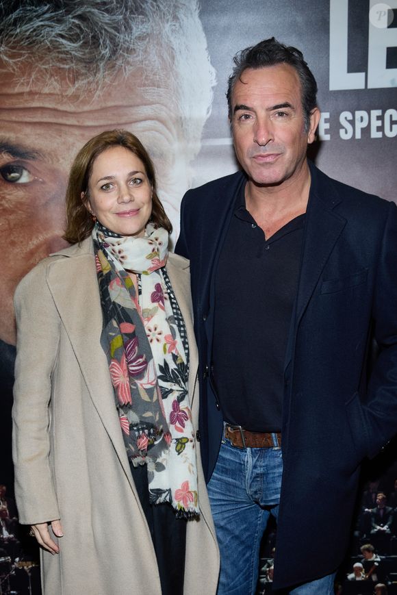 Exclusif - Jean Dujardin et Nathalie Péchalat - Photocall - Spectacle symphonique Claude Lelouch "D'un film à l'autre" au Palais des Congrès de Paris le 14 novembre 2022. © Moreau / Rindoff / Bestimage