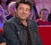 Cette actualité artistique se déroule alors que son père, Patrick Bruel, traverse une période particulièrement médiatisée.

Exclusif - Patrick Bruel, Amanda Sthers - Enregistrement de l'émission "Vivement Dimanche", présentée par M.Drucker, et diffusée le 6 janvier sur France 2. Le 17 décembre 2018
© Guillaume Gaffiot / Bestimage