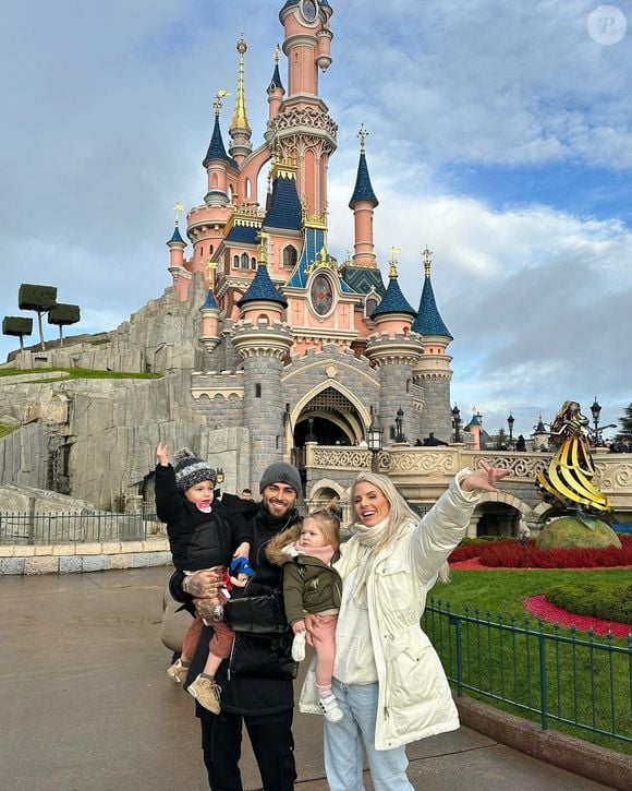 Jessica Thivenin et Thibault Garcia à Disney avec leurs enfants Leewane et Maylone