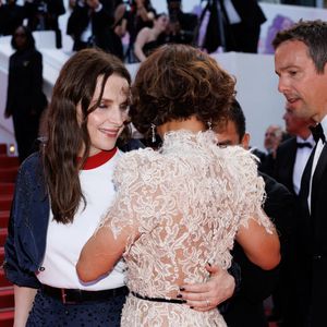 Juliette Binoche, Halle Berry - Montée des marches de la cérémonie de clôture du 78ème Festival International du Film de Cannes, au Palais des Festivals à Cannes. Le 24 mai 2025
© Jacovides-Moreau / Bestimage