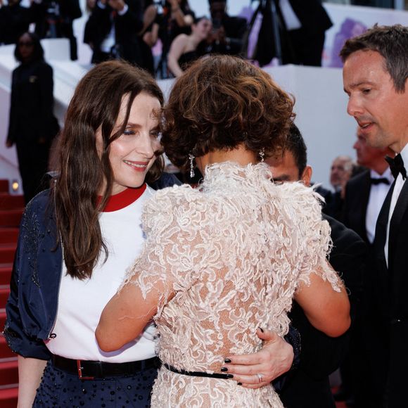 Juliette Binoche, Halle Berry - Montée des marches de la cérémonie de clôture du 78ème Festival International du Film de Cannes, au Palais des Festivals à Cannes. Le 24 mai 2025
© Jacovides-Moreau / Bestimage