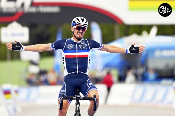 Julian Alaphilippe a remporté le titre de champion du monde de cyclisme en Italie, le 27 septembre 2020.

© Vincent Kalut/Panoramic/Bestimage