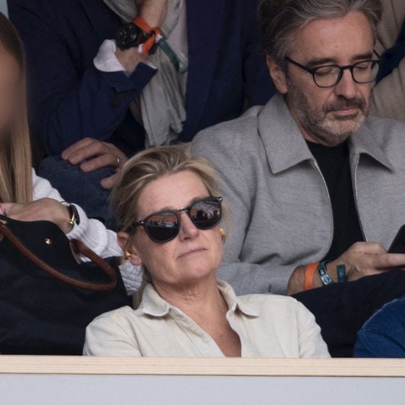Anne-Elisabeth Lemoine et ses fils Arthur et Vasco, Pierre-Antoine Capton en tribunes lors de la finale messieurs des Internationaux de France de Tennis de Roland Garros 2025 (jour 15), à Paris, France, le 8 juin 2025. © Cyril Moreau/Bestimage