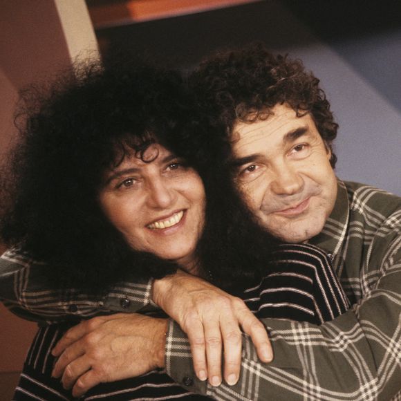 Pierre Perret doit vivre sans sa femme

Pierre Perret et sa femme Rebecca sur le plateau de "Tournez Manège". © Bernard LEGUAY via Bestimage