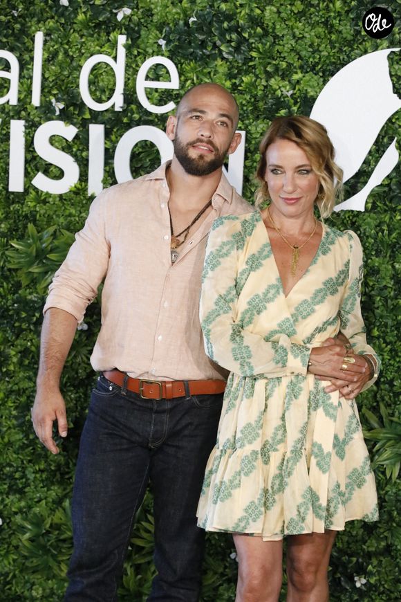 Moise Santamaria et Emma Colberti au photocall de la série "Un si grand soleil" lors du 62ème Festival de Télévision de Monte-Carlo, à Monaco, le 17 juin 2023. © Denis Guignebourg/BestImage