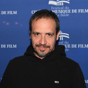 Alexandre Astier est père de sept enfants.

Alexandre Astier - Photocall de la cérémonie de clôture du 8ème Festival du Cinéma et Musique de Film de La Baule. © Rachid Bellak/bestimage