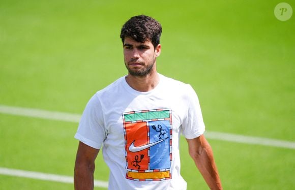 Carlos Alcaraz lors d'une séance d'entraînement au All England Lawn Tennis and Croquet Club, avant les championnats de Wimbledon qui débutent le 30 juin. Date de la photo : mercredi 25 juin 2025. ... Wimbledon 2025 - Avant-premières - Mercredi 25 juin ... 25-06-2025 ... Paris ... UK ... Le crédit photo doit être lu comme suit : Ben Whitley/PA Wire.