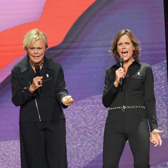 L'épouse d'Anne Le Nen a alors tapé du poing sur la table.
Muriel Robin et Anne Le Nen - Enregistrement du concert "Nos voix pour toutes", au profit de La fondation des femmes, à l'Adidas Arena à Paris, diffusée le 11 décembre sur TMC
© Coadic Guirec-Cyril Moreau / Bestimage
