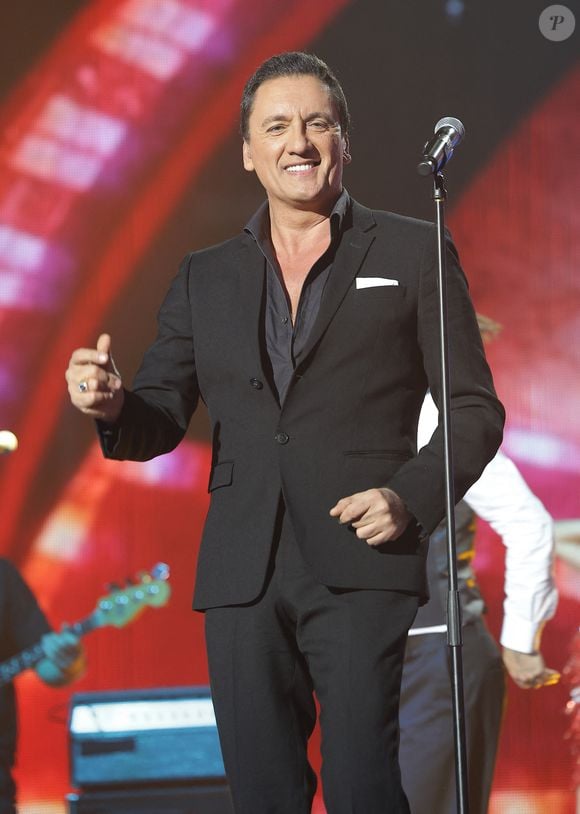 Exclusif - Dany Brillant - lors du concert du gala de Noël de l'association Tout le monde contre le cancer fête ses 20 ans diffusé le 24 décembre sur M6 à l'Adidas Aren Porte de la Chapelle à Paris, France, le 4 décembre 2025. © Coadic Guirec/Bestimage