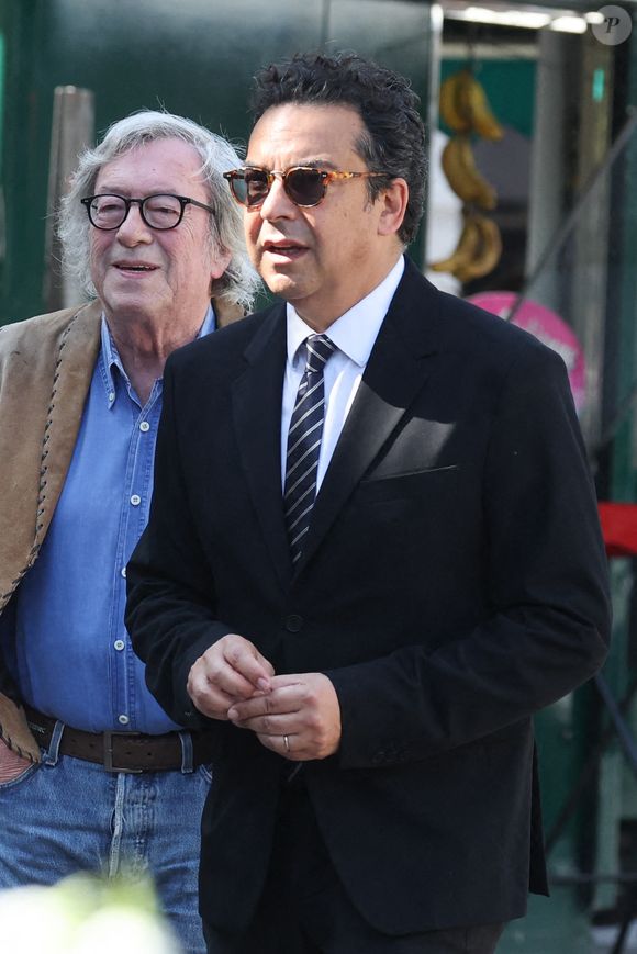 Jean-Jacques Peroni, Patrick Cohen - Arrivées aux obsèques de Philippe Labro en l'église de Saint-Germain-des-Prés à Paris le 13 juin 2025. © Dominique Jacovides - Christophe Clovis / Bestimage