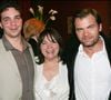 Arny est né quatorze ans après lui, d’un autre père.

Myriam Boyer et ses deux fils Arny Berry et Clovis Cornillac – 22e Nuit des Molières 2008 aux Folies Bergère à Paris
Photographe :
Rindoff-Guirec / Bestimage