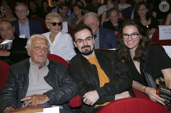 Exclusif - Alain Belmondo avec ses petits enfants ; Adrien et sa sœur Clara - Audition de la Promotion 2024 de l’École « L’Entrée des Artistes » d’Olivier Belmondo au Théâtre des Mathurins à Paris le 17 Juin 2024. 

© Bertrand Rindoff / Bestimage