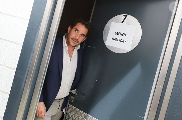 Exclusif - Prix Spécial - No web - Sébastien Farran à la sortie de la loge de Laeticia Hallyday sort de sa loge pour se rendre sur la scène puis pose avec des bikers et ses amis lors de l'inauguration de l'esplanade Johnny Hallyday à Toulouse, le 15 juin 2019. 

© Dominique Jacovides/Bestimage