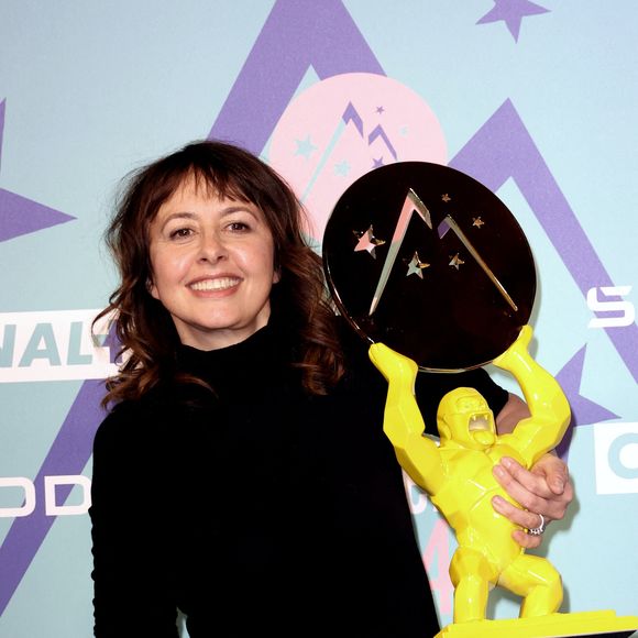 Valérie Bonneton reçoit le Prix Isére dans le cadre du 27éme Festival International du Film de Comédie de l'Alpe d'Huez le 18 Janvier 2024. © Dominique Jacovides/Bestimage