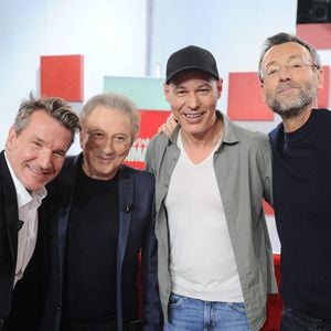 Benjamin Castaldi, Michel Drucker, Gael Le Forestier et Olivier Menard lors de l'enregistrement de l'émission "Vivement dimanche" au studio Rive Gauche, présentée par M.Drucker avec une diffusion sur France 3 le 8 mars 2026, à Paris, France, le 25 février 2026. © Guillaume Gaffiot/Bestimage