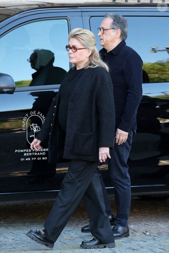 Catherine Deneuve - Obsèques de Nathalie Baye en l'église Saint-Sulpice à Paris le 24 avril 2026. © Dominique Jacovides - Coadic Guirec / Bestimage